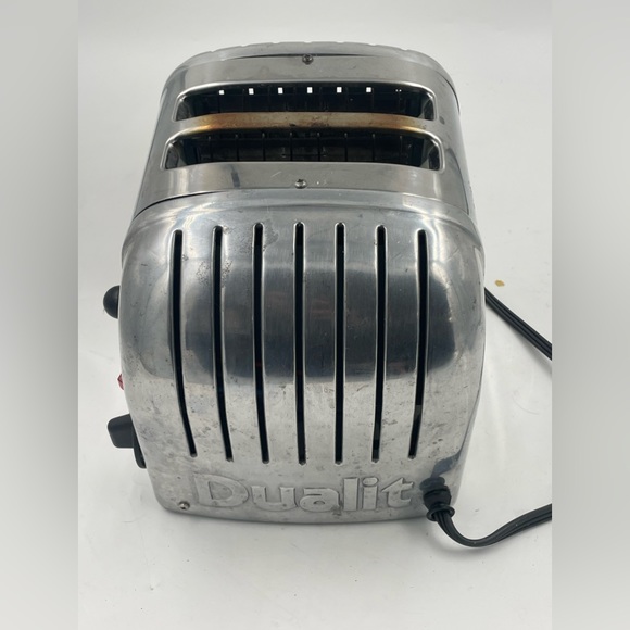 Dualit Toaster England 2 slice Model A2BR/87 - Picture 4 of 10